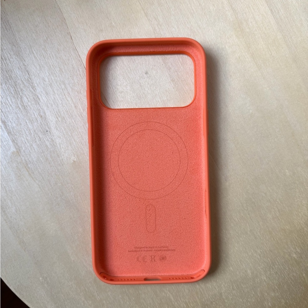 Apple Vibrant Orange iPhone 17 Pro Max Case - Picture 4 of 5
